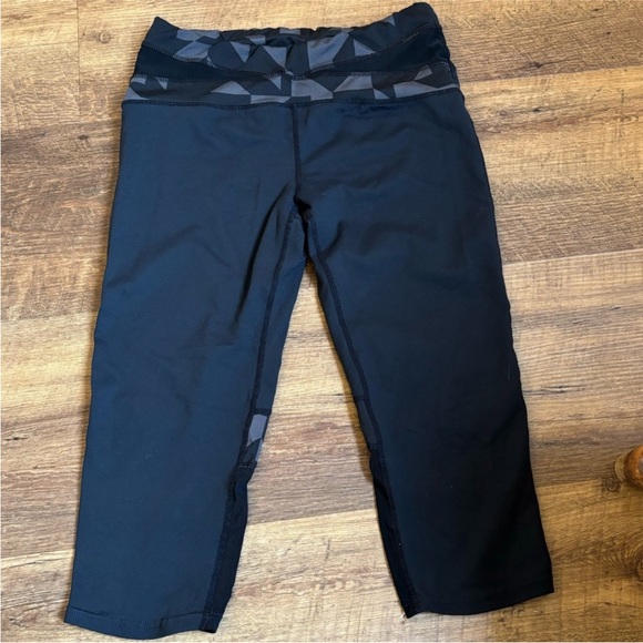Oiselle Running Capris Black Size 6 - Picture 1 of 6